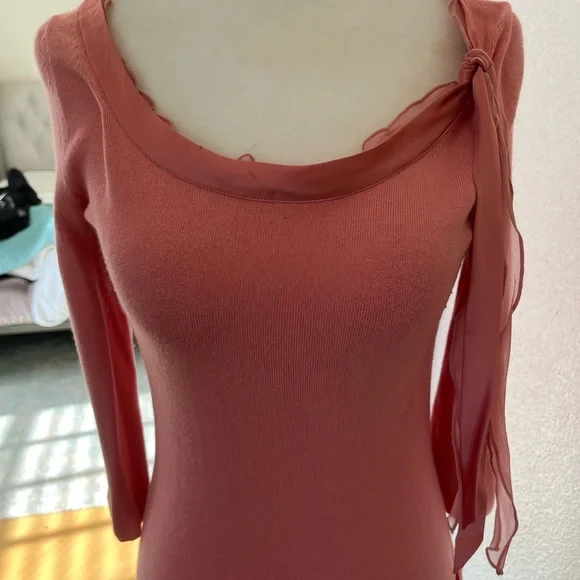 Banana Republic lightweight coral sweater with stain ribbon - Picture 2 of 13
